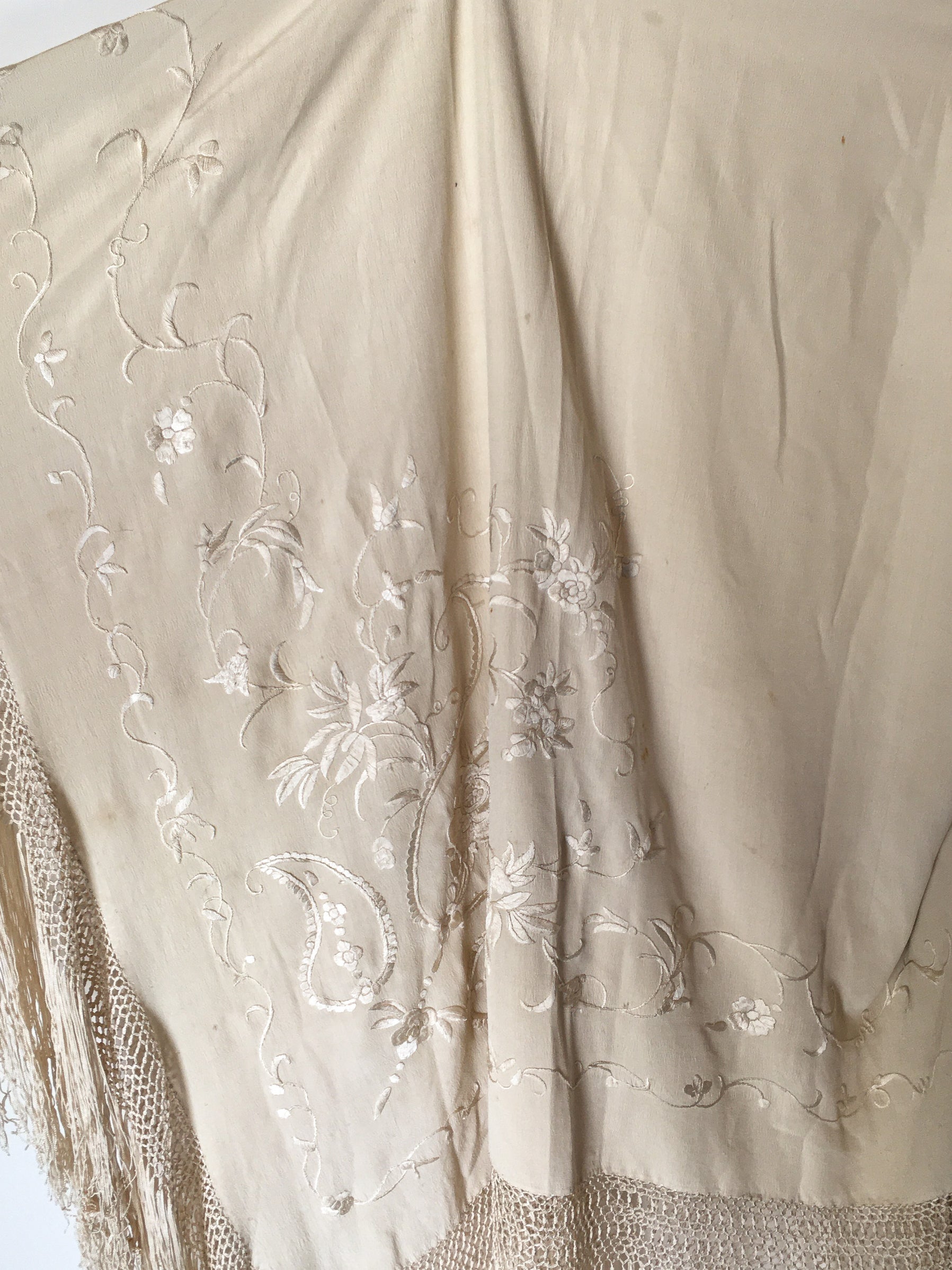 1920’s Ivory Piano Shawl – Carny Couture